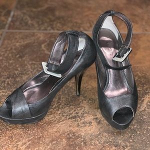 Aldo Gray High Heels with Ankle Strap 38B